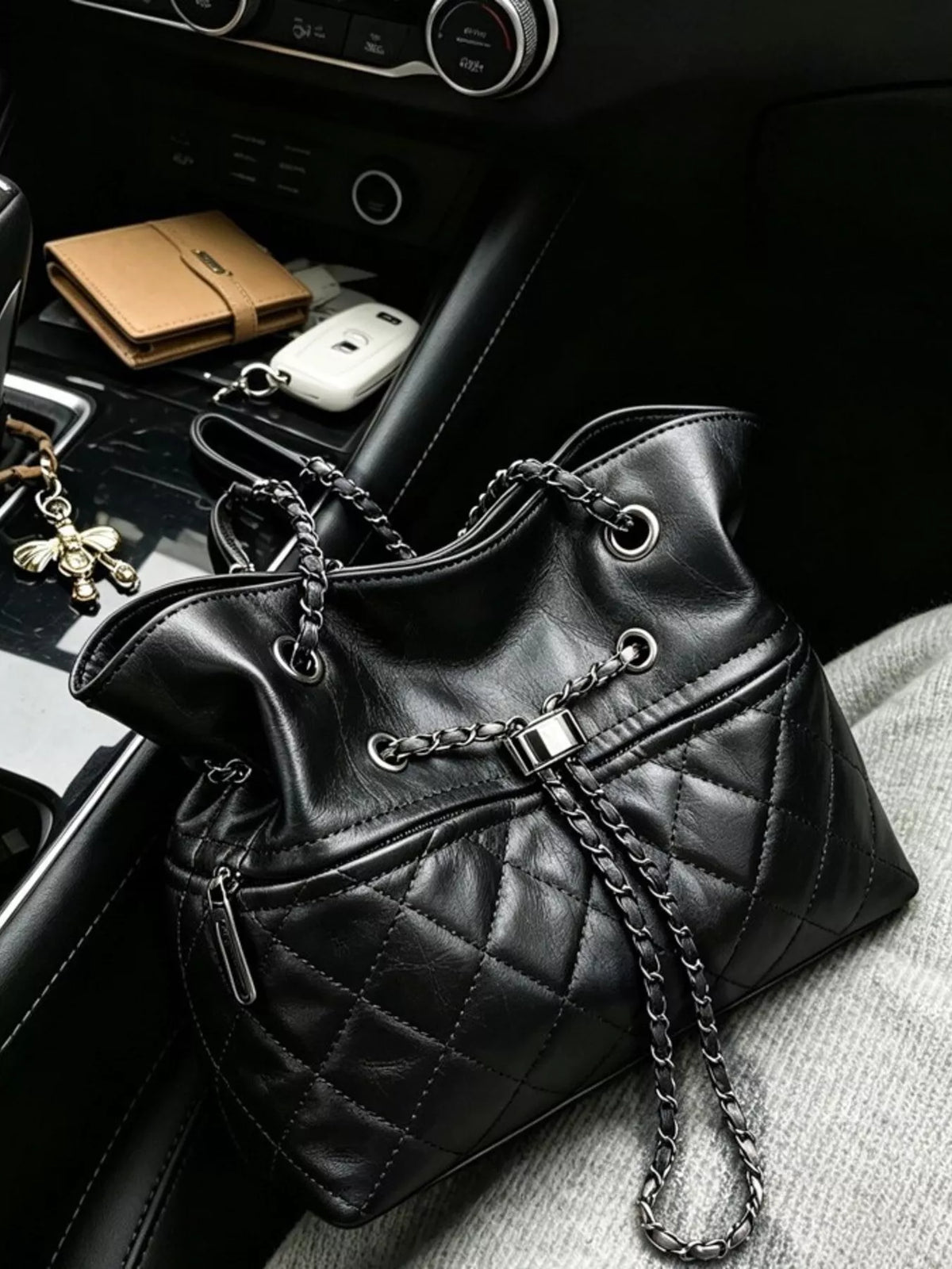 Quilted Chain Shoulder Bag - Lilixa.store
