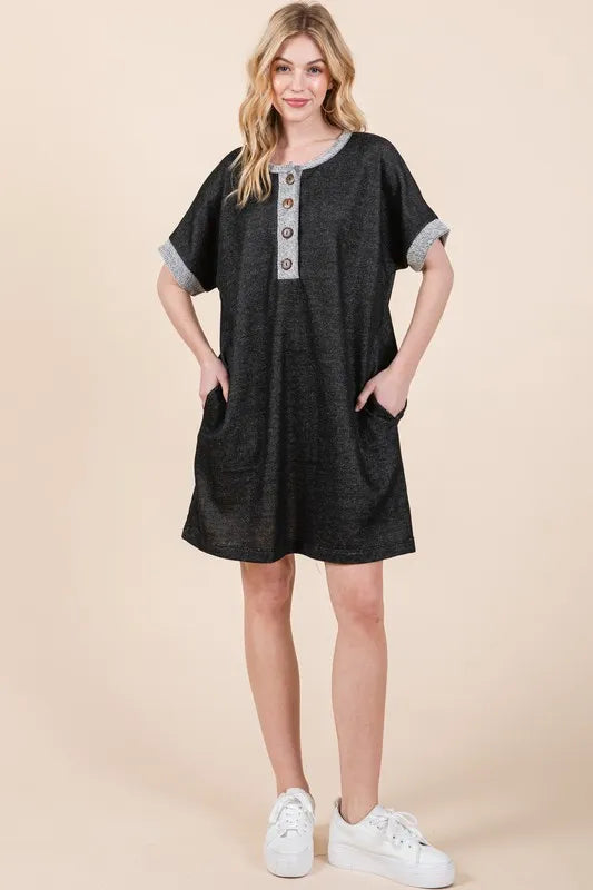 Casual Contrast Trim Henley Dress in Black, view 2