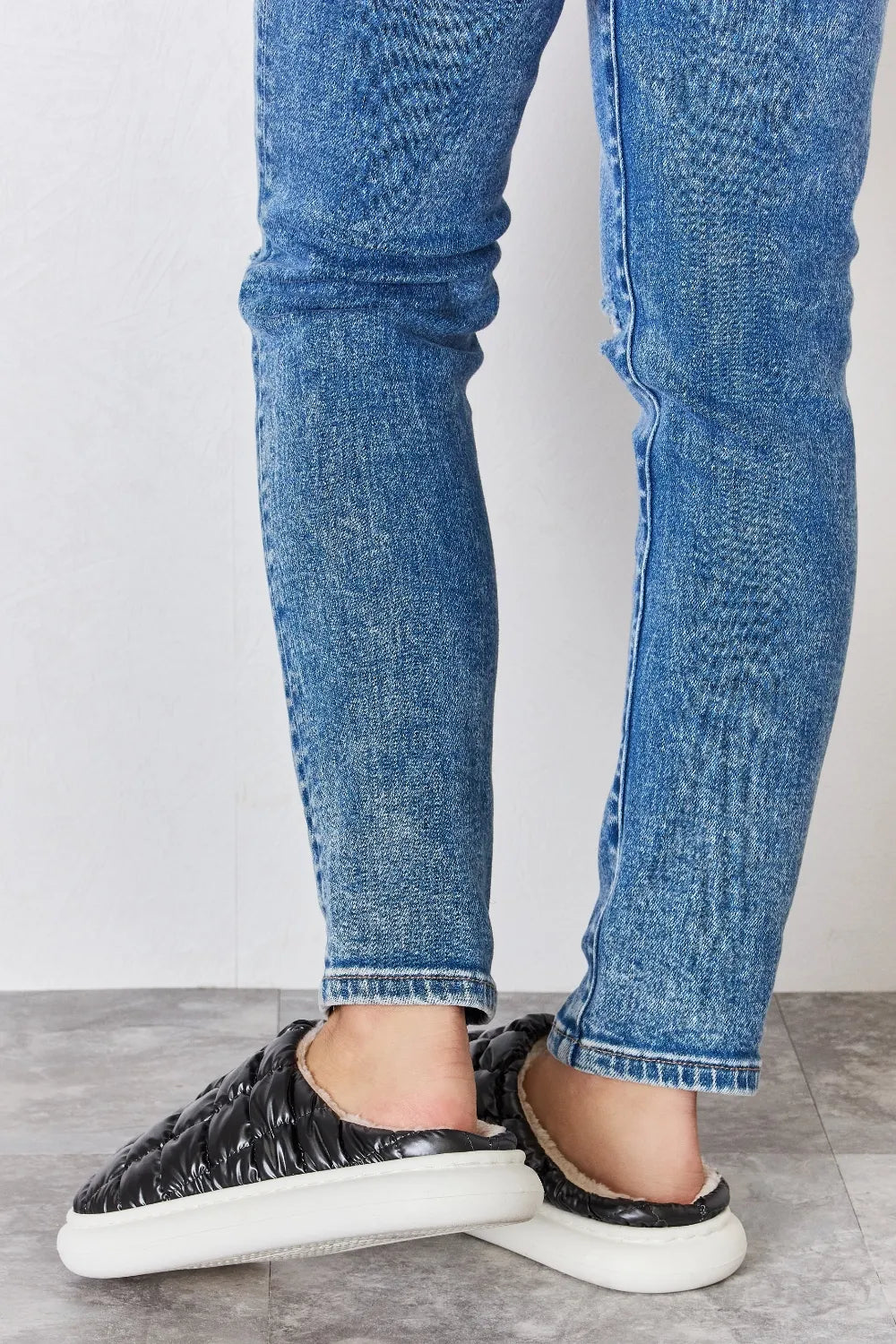 Melody Puffer Plush Slippers - Lilixa.store
