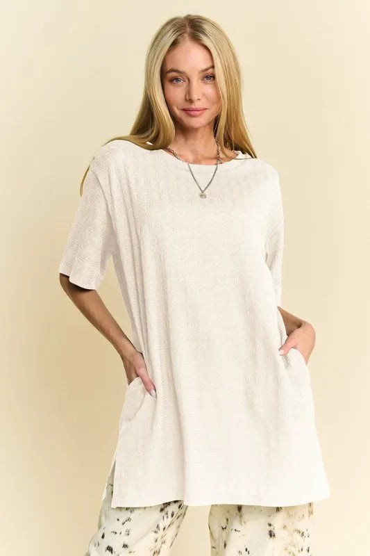 Davi & Dani Short Sleeve Side Slit T-Shirt with Pockets - Lilixa.store