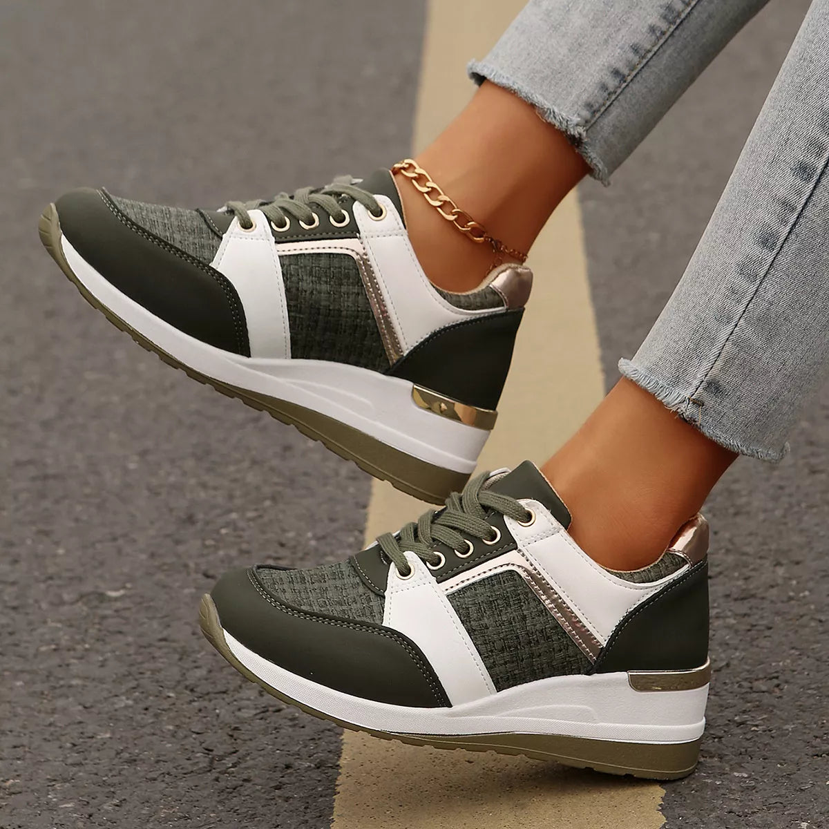 Round Toe Lace Up Sneakers - Lilixa.store