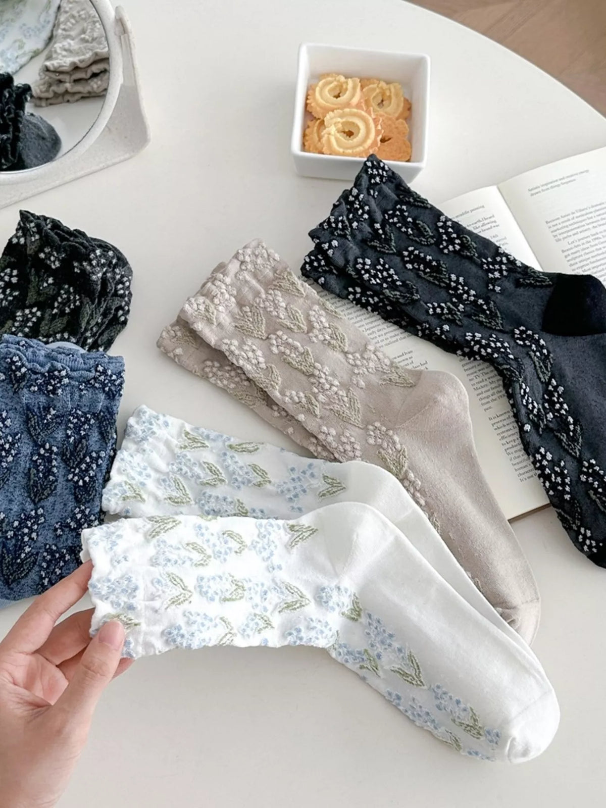 Vintage Textured Crew Socks - Lilixa.store