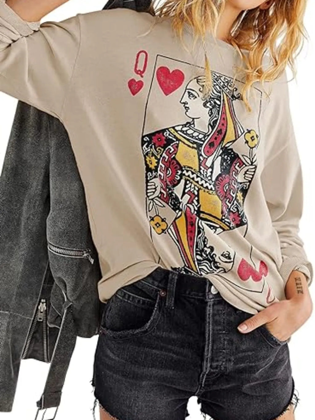 Queen of Hearts Playing Card Graphic Round Neck Sweatshirt - Lilixa.store