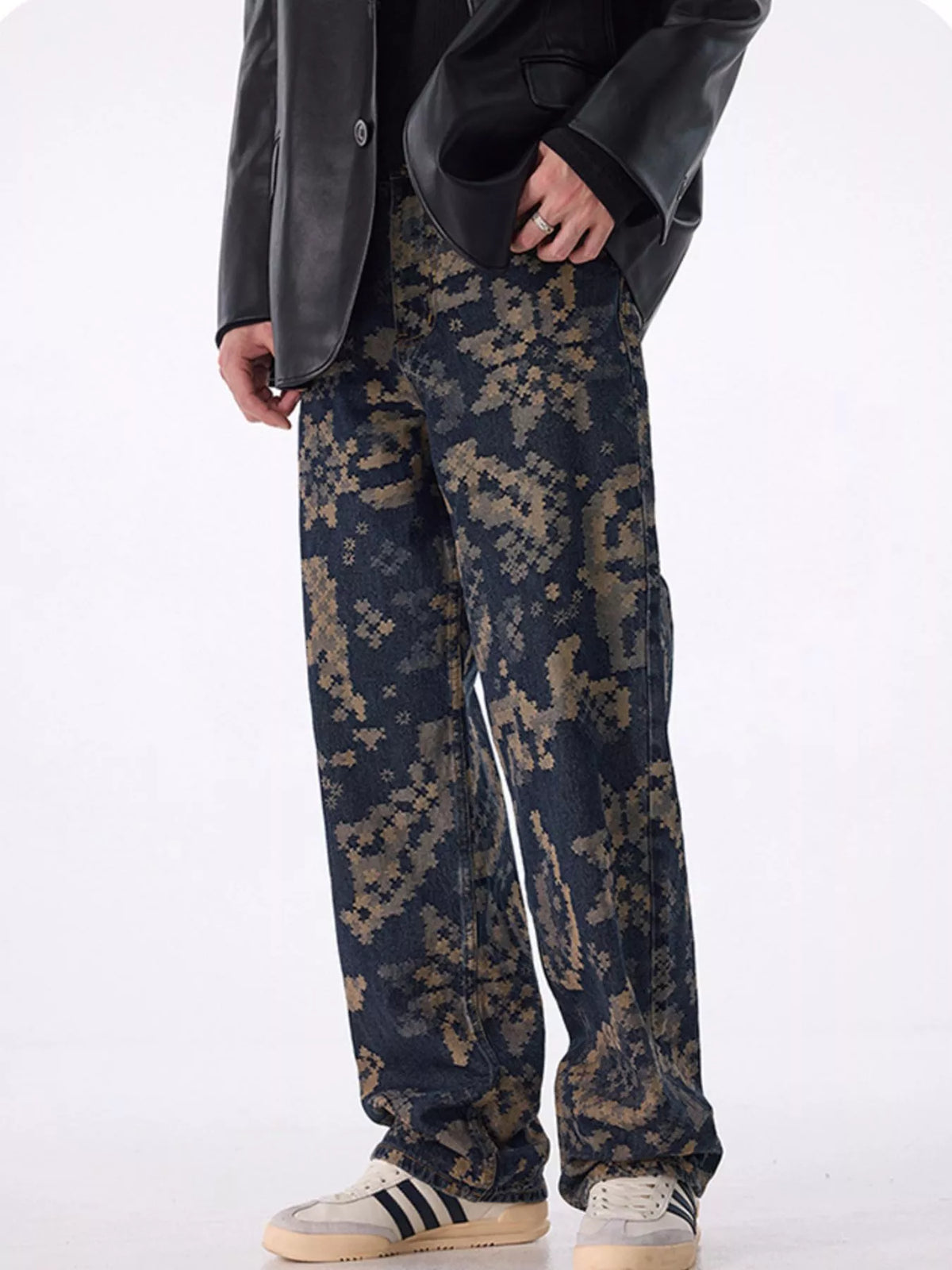 Men's Printed Wide Leg Cargo Pants in Navy, view 4