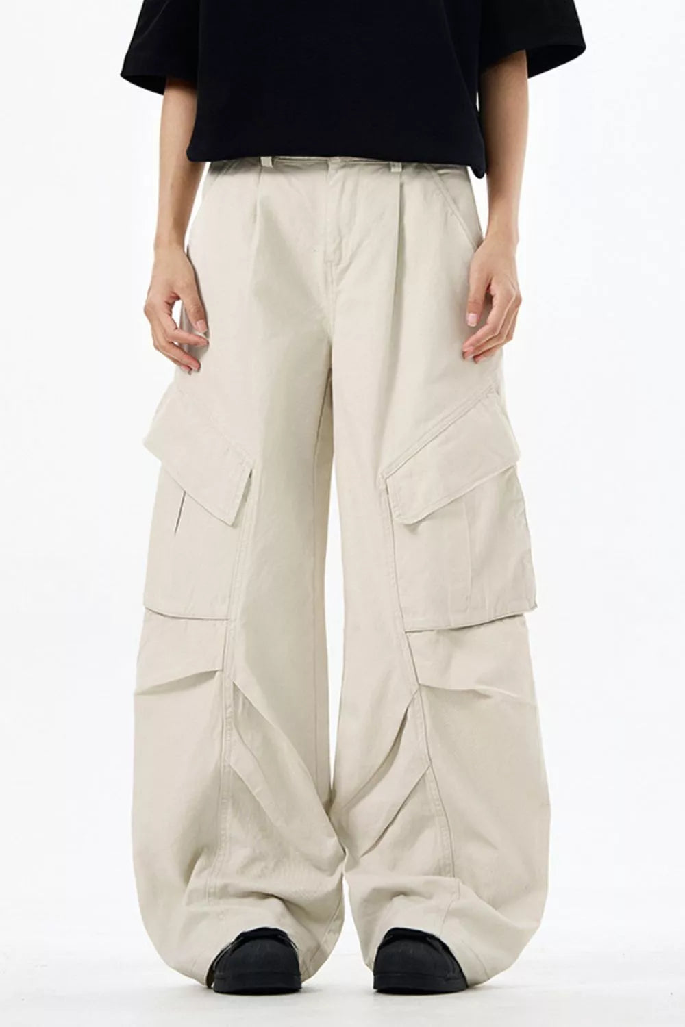 Men's Loose Fit Multi-Pocket Cargo Pants in Off-white