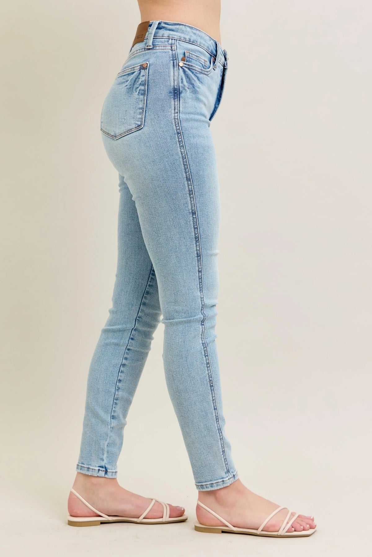 Judy Blue Full Size Mr Tummy Control Vintage Wash Skinny Jeans Plus Size - Lilixa.store