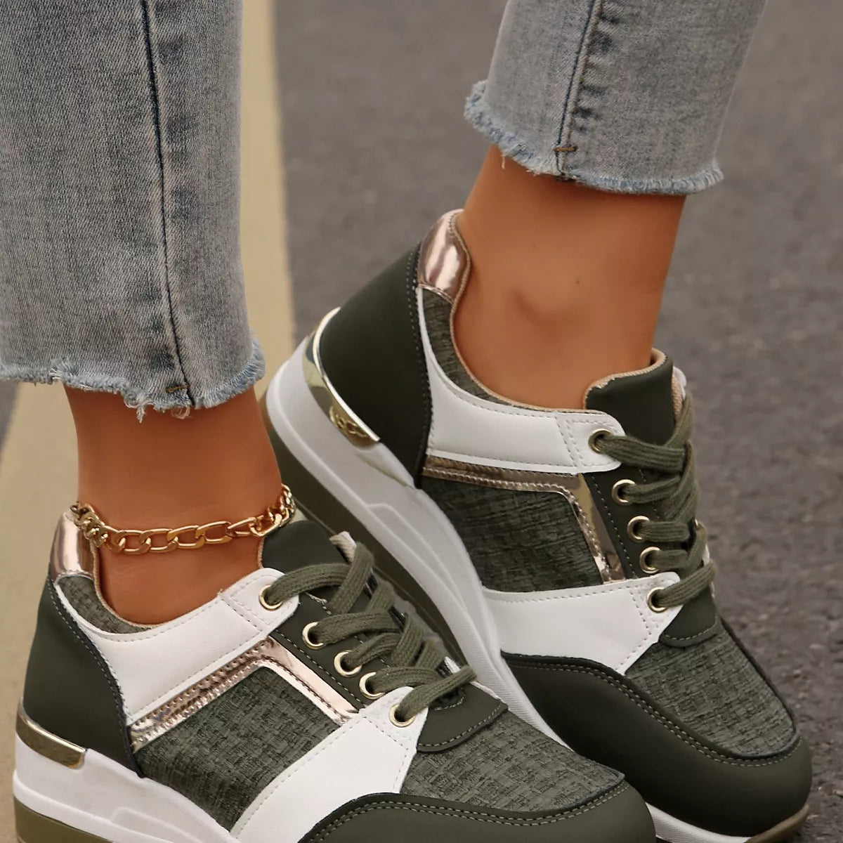 Round Toe Lace Up Sneakers - Lilixa.store