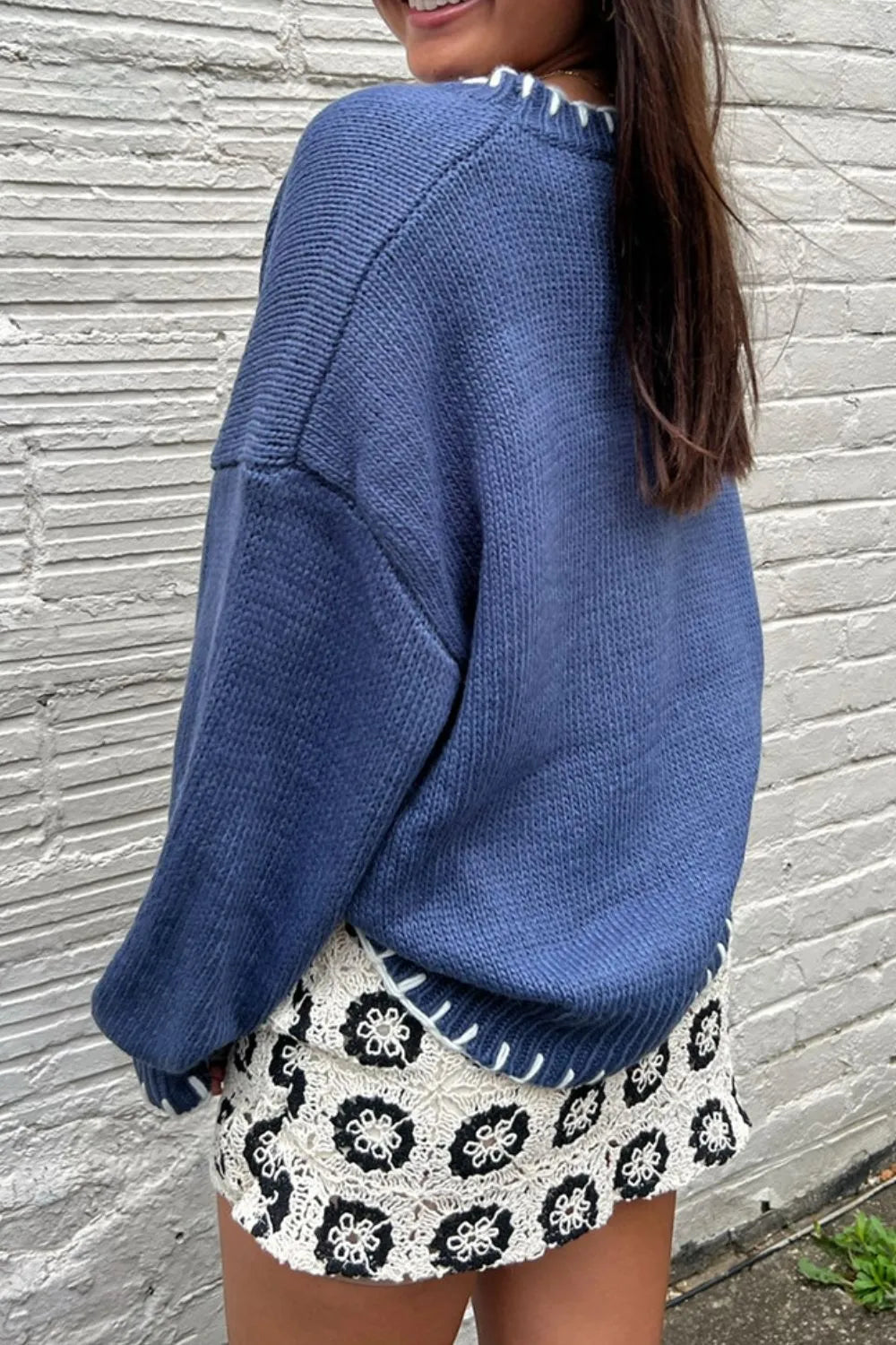 Bow Graphic Round Neck Long Sleeve Sweater - Lilixa.store