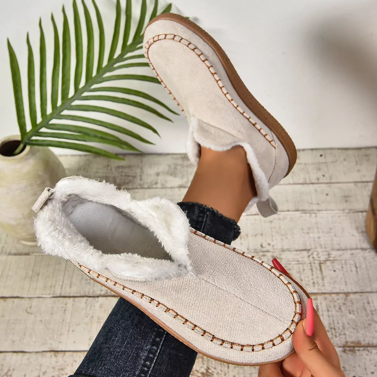 Round Toe Plush Lined Shoes - Lilixa.store