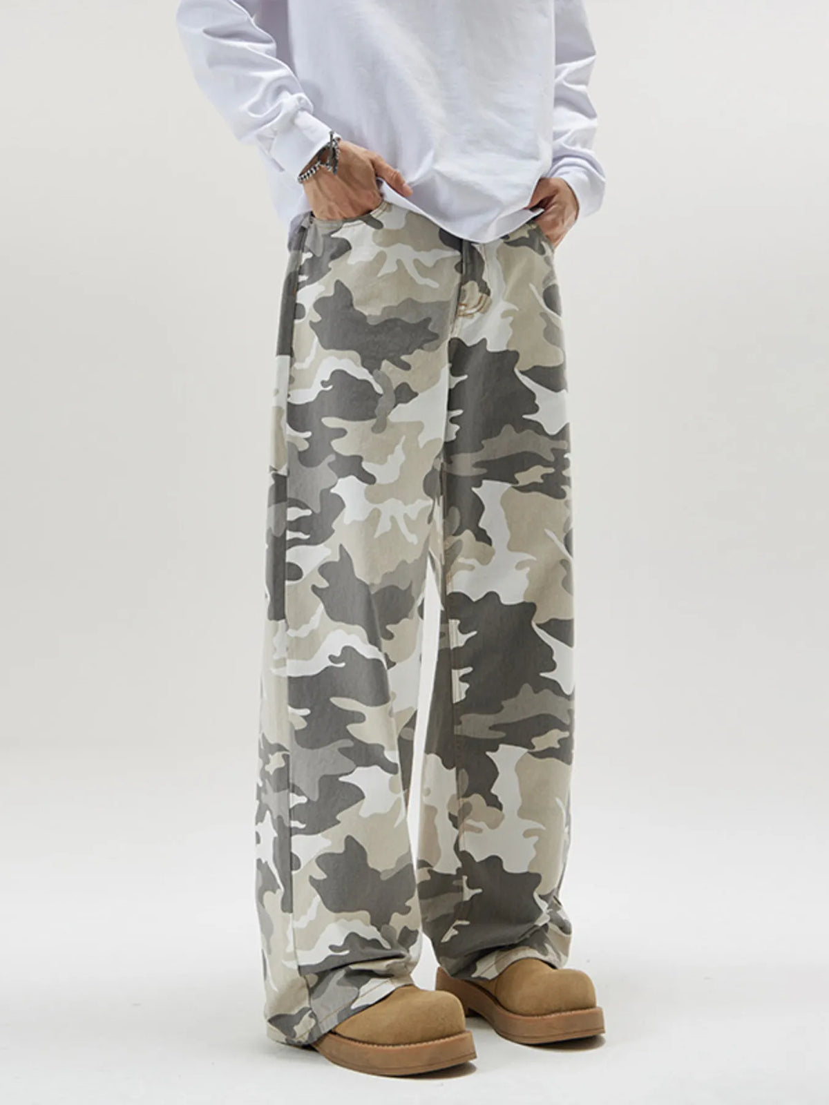 Men's Relaxed Fit Camo Print Pants, view 2