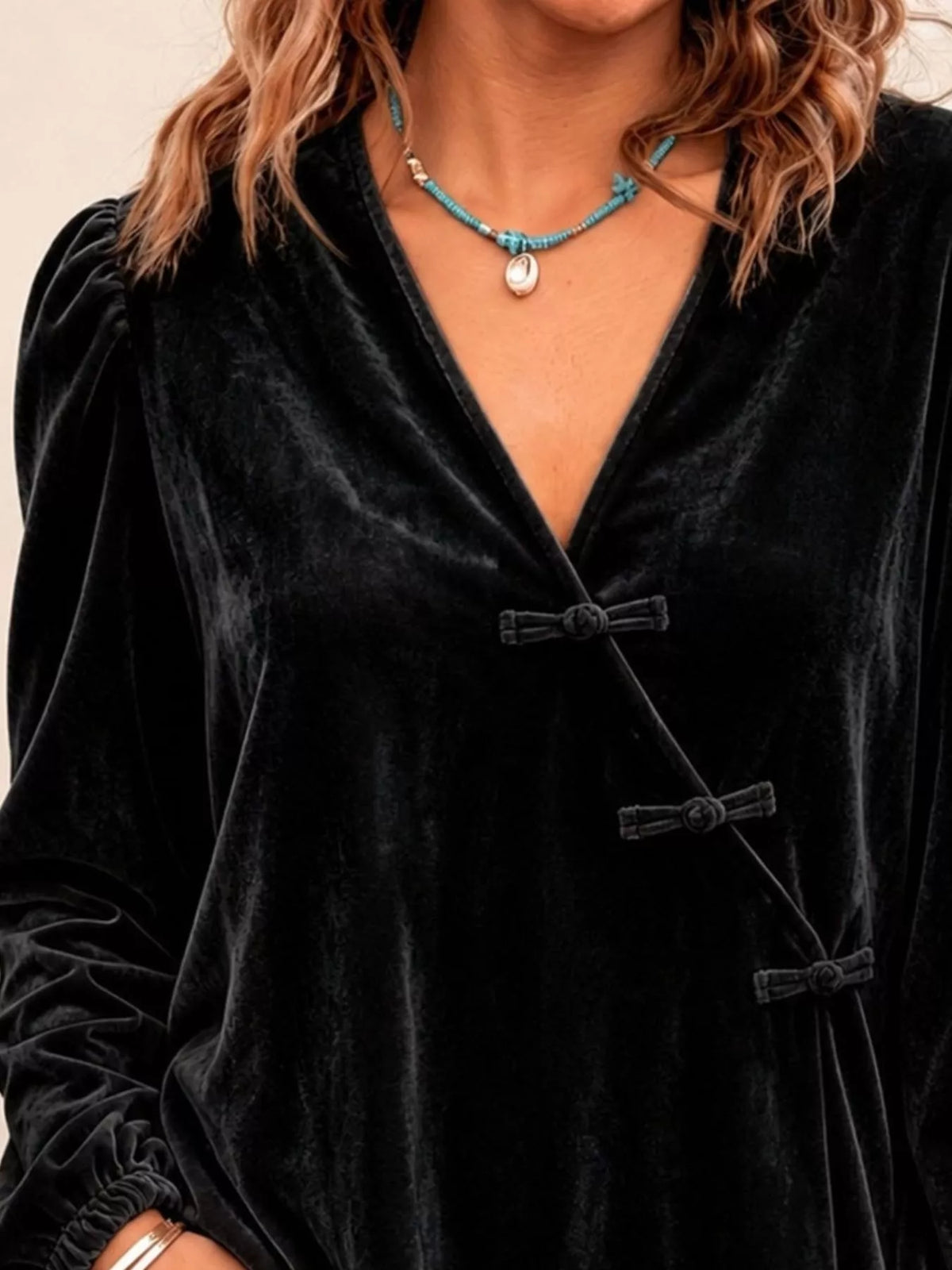 Chinese-Style Knot Buttons Velvet Blouse - Lilixa.store