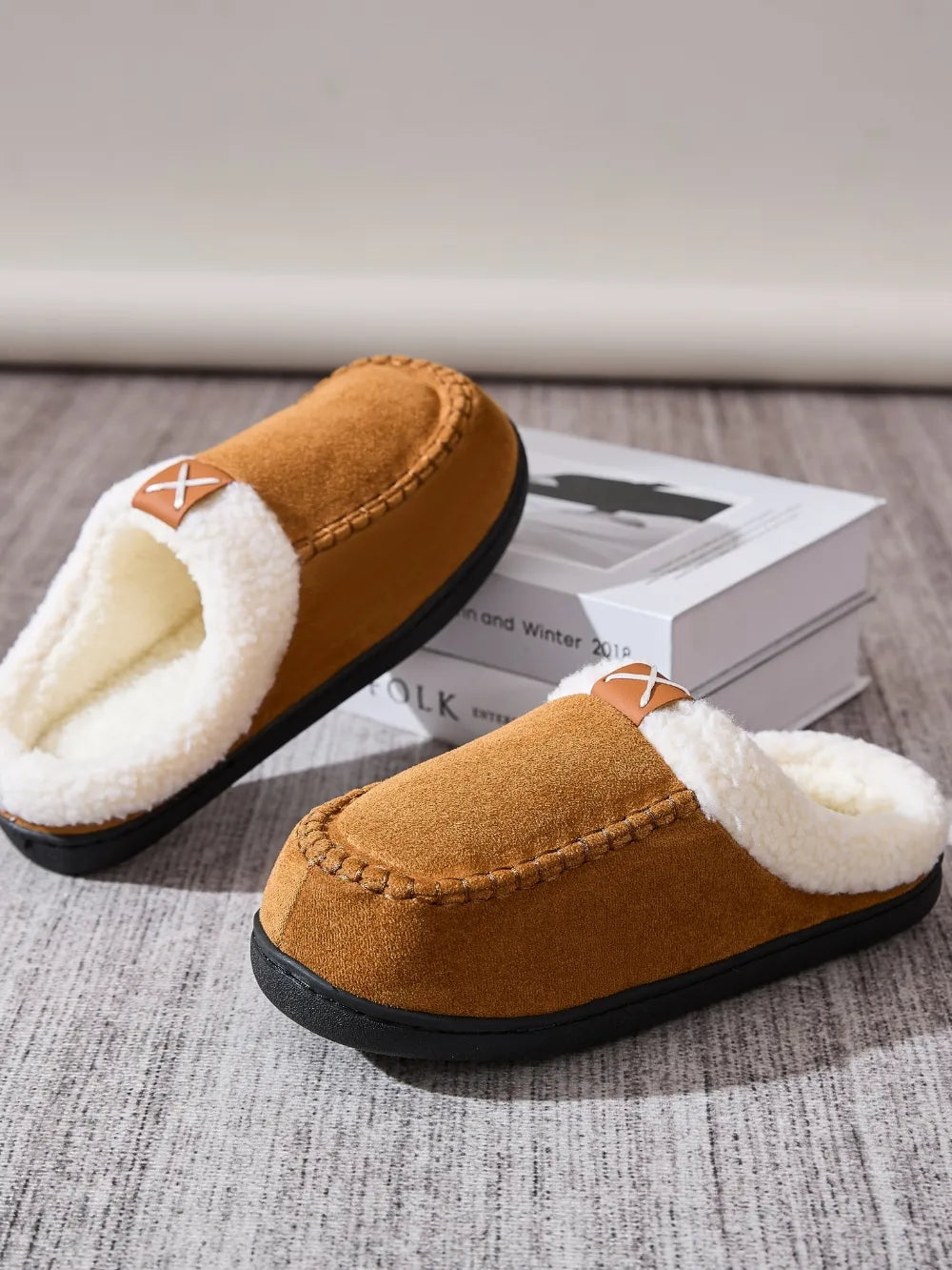 Contrast Round Toe Flat Slippers - Lilixa.store