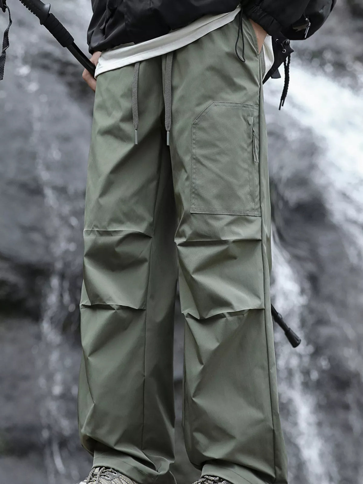 Men's Plus Size Loose Fit Multi-Pocket Cargo Pants in Military Green