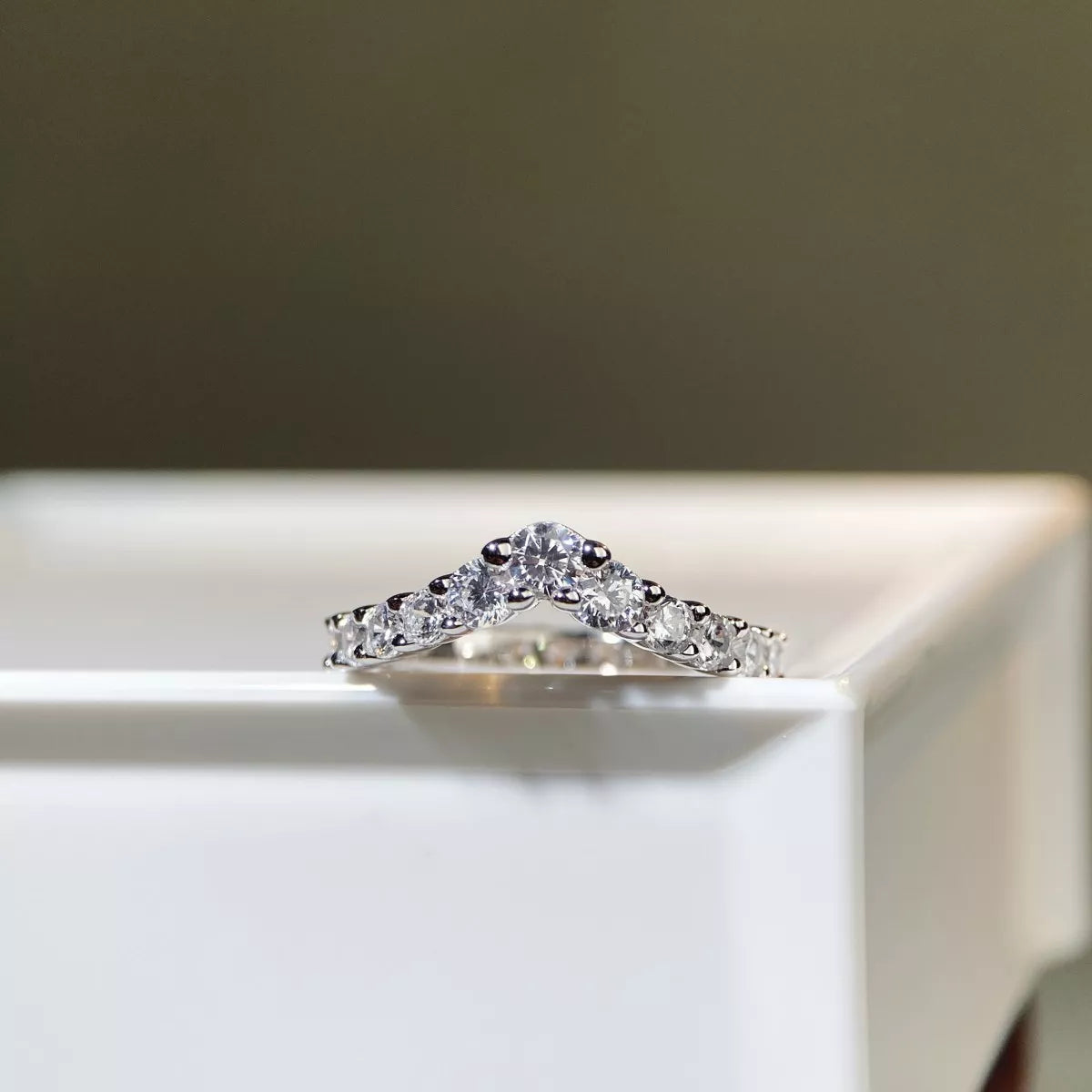 925 Sterling Silver Zircon V-Shaped Ring