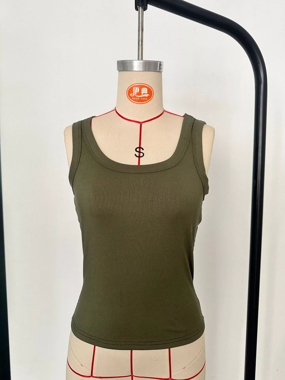 Ribbed Knit Slim Fit Tank - Lilixa.store