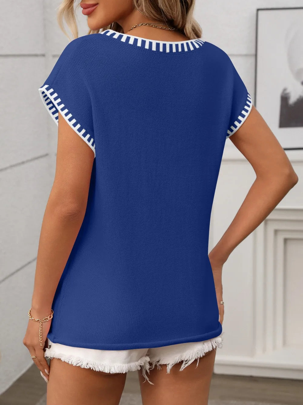 Contrast Trim V-Neck Short Sleeve Knit Top - Lilixa.store