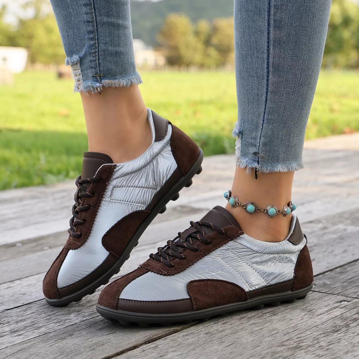 Casual Color-Block Suede and Metallic Texture Sneakers in Coffee Brown