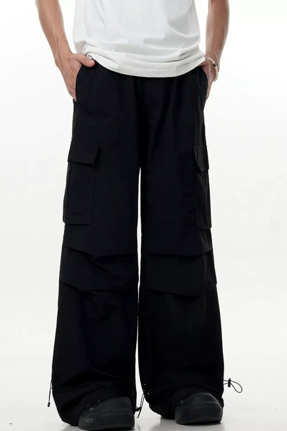 Men's Loose Fit Multi-Pocket Cargo Pants in Black