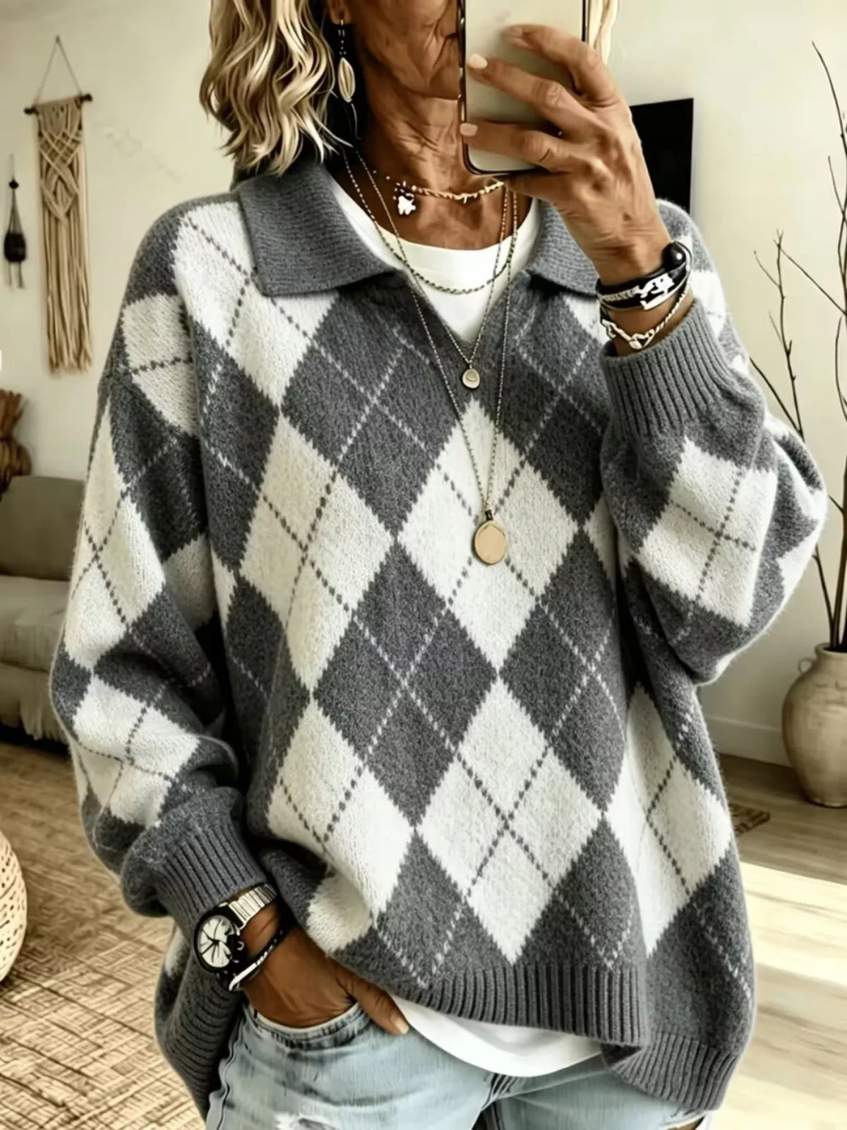 Argyle Pattern Collared Pullover Sweater in Gray