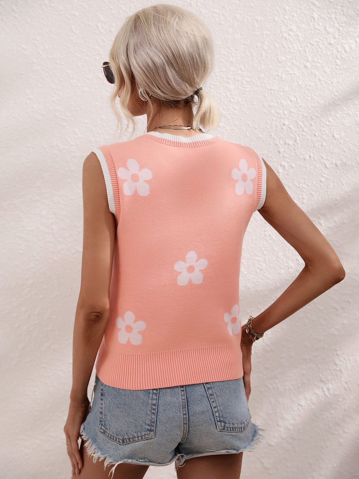Floral Contrast Ribbed Trim Sweater Vest, view 2