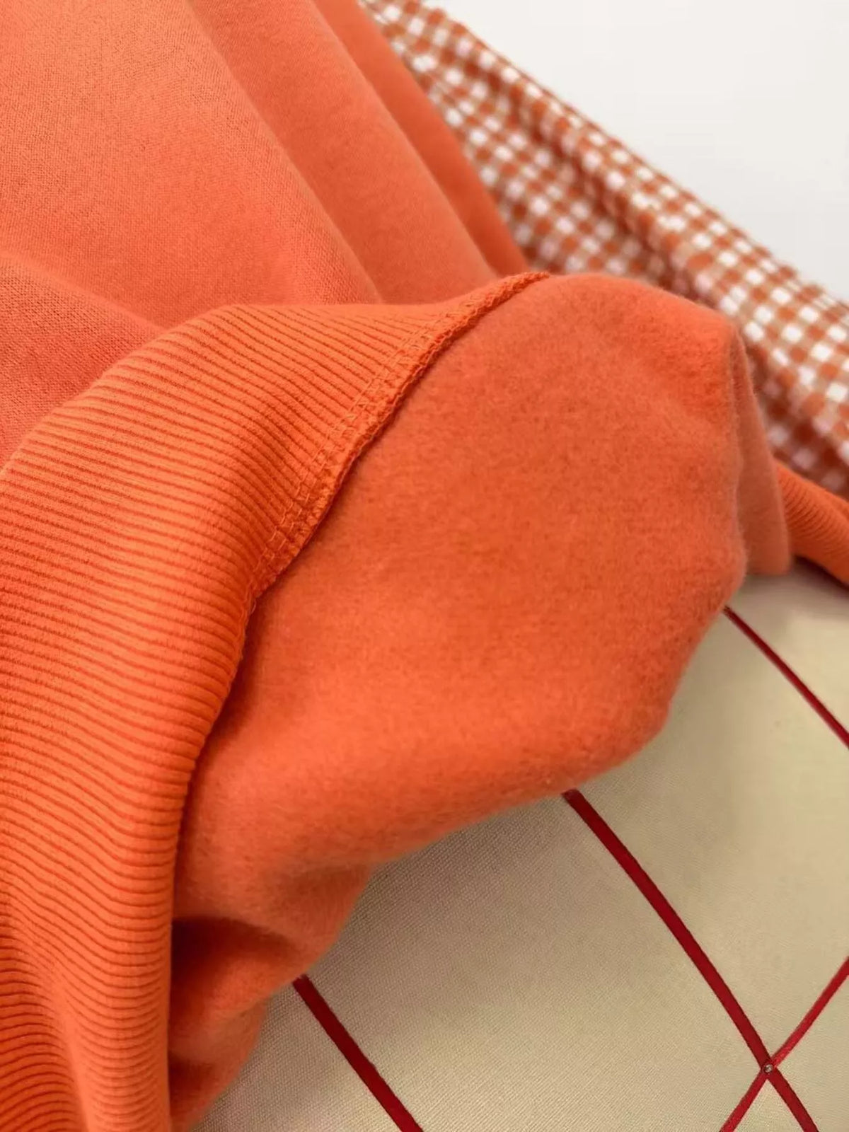 Gingham Sleeves Round Neck Sweatshirt - Lilixa.store