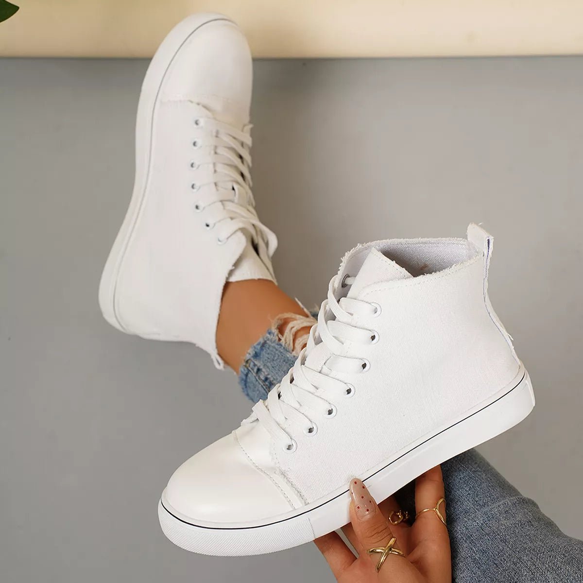 Round Toe Lace Up Sneakers - Lilixa.store