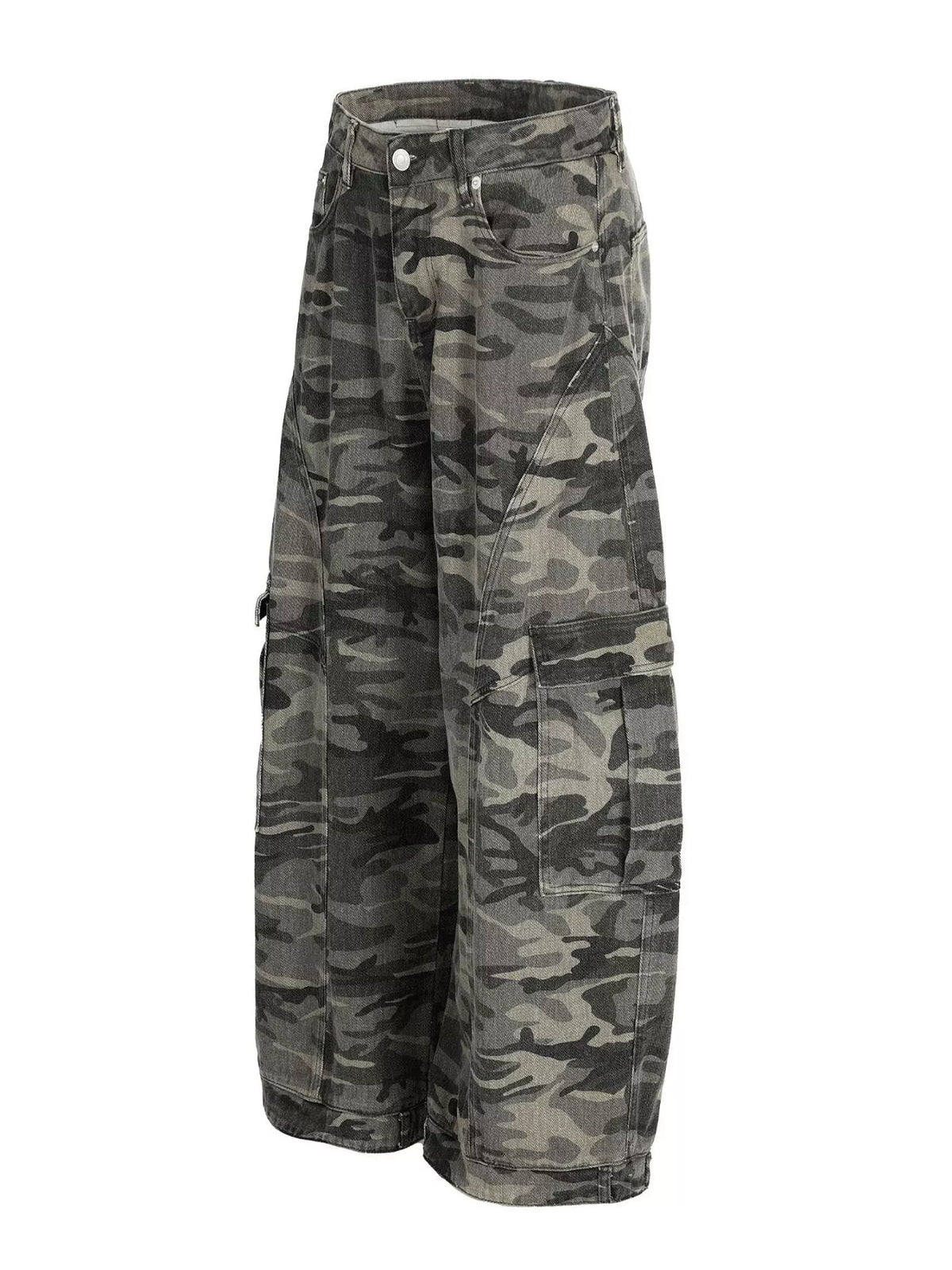 Men's Camouflage Cargo Pants in Camouflage Color, view 2