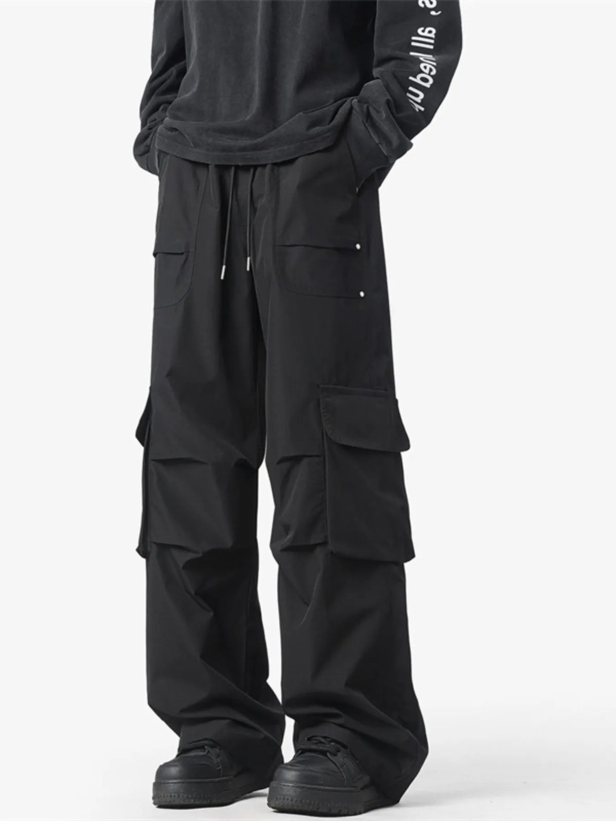 Men's Plus Size Wide Leg Cargo Pants in Black