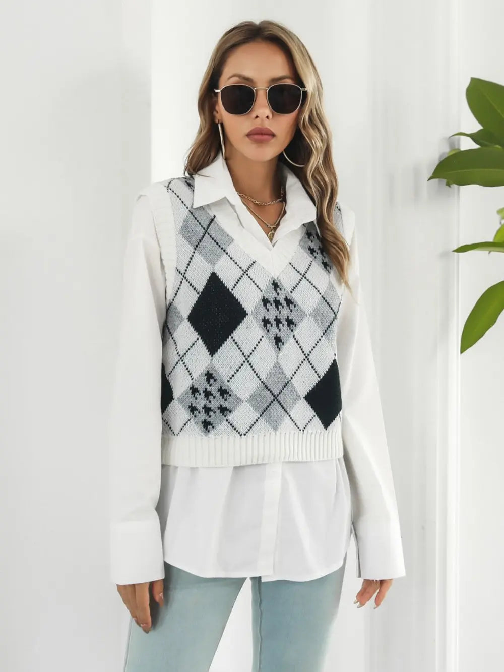 V-Neck Plaid Sweater Vest in White