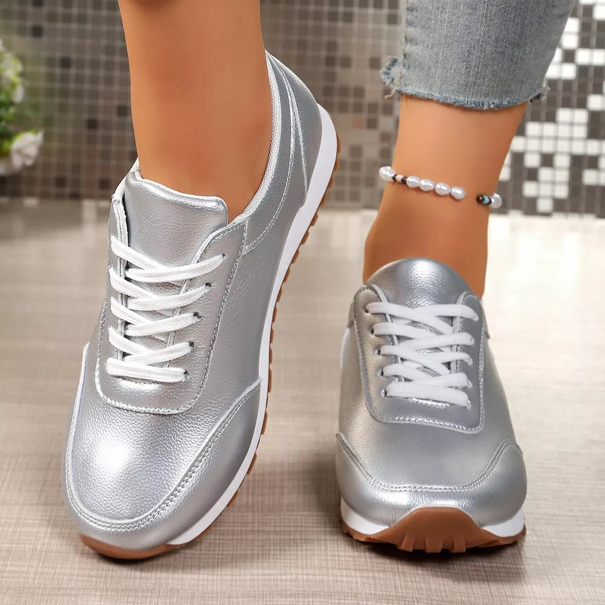 Round Toe Lace Up Sneakers - Lilixa.store