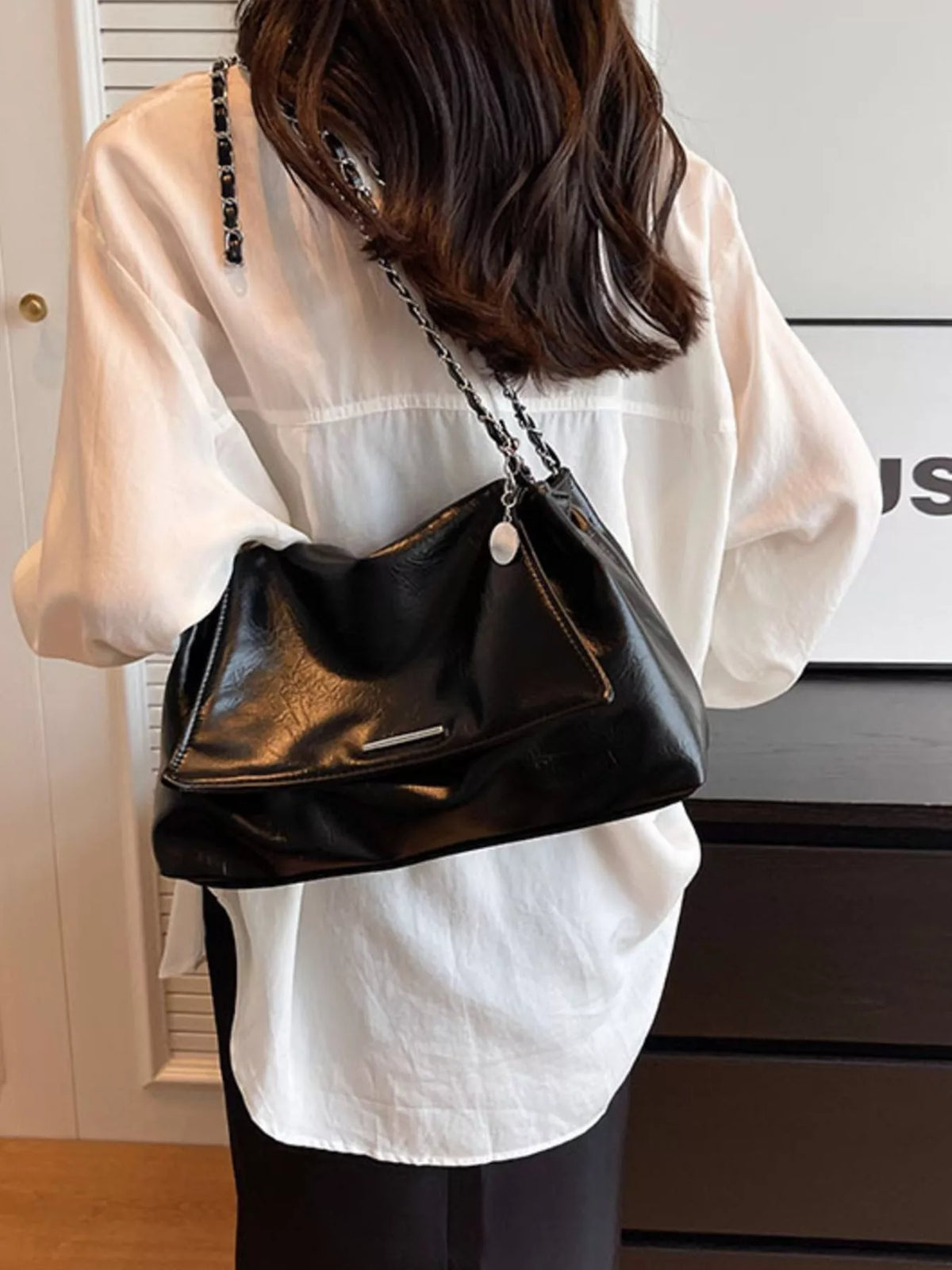 Chain Strap Shoulder Bag - Lilixa.store