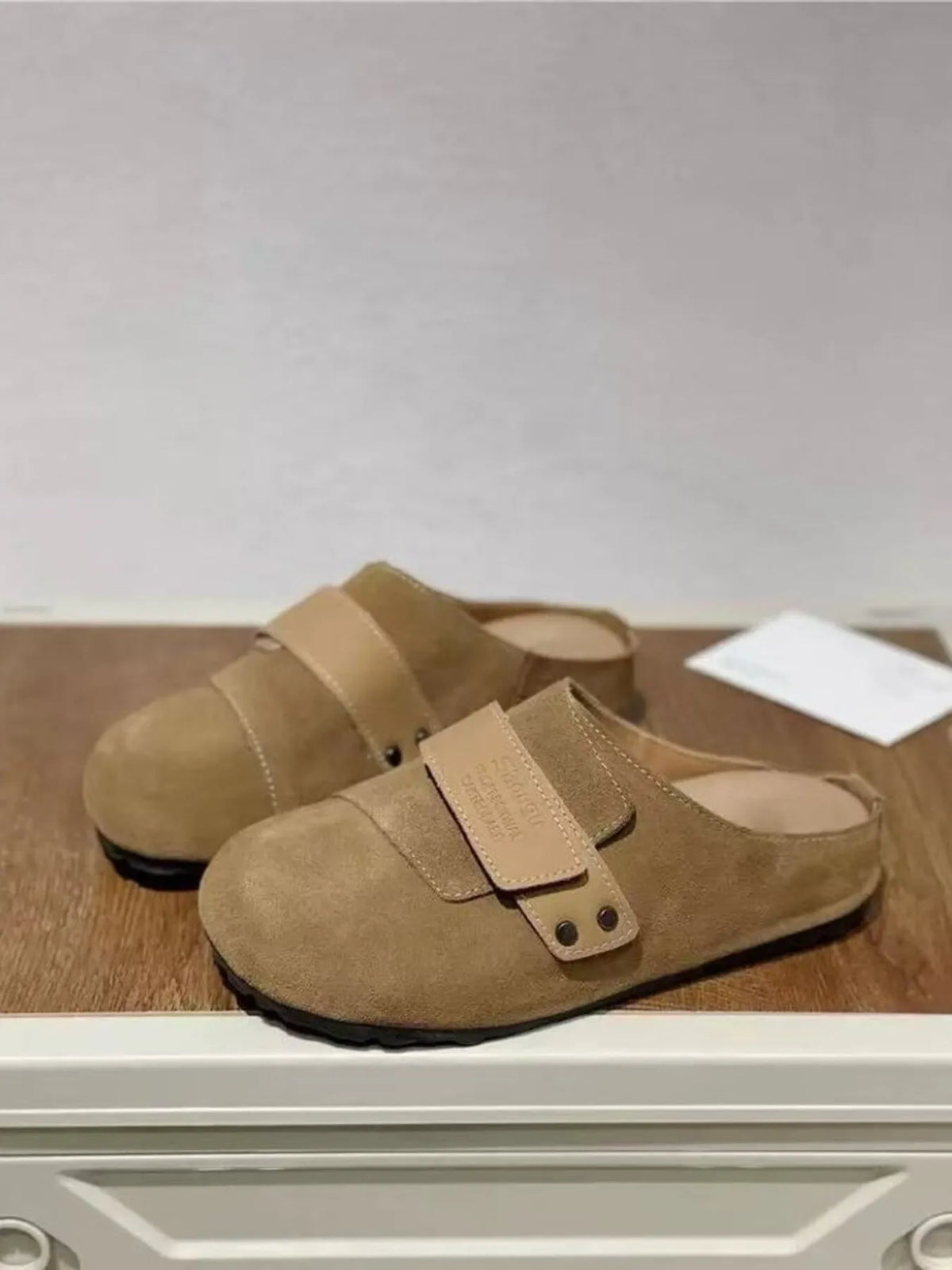 Round Toe Flats Slip-Ons in Camel