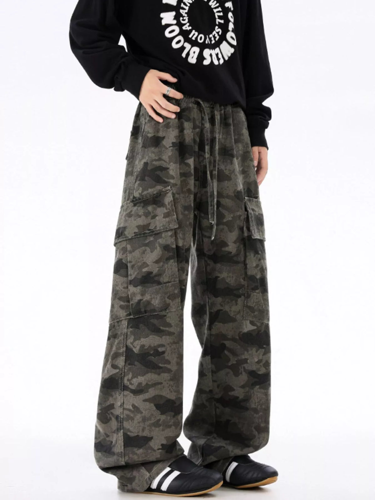 Men's Plus Size Camouflage Wide Leg Pants in Green Camouflage, view 4