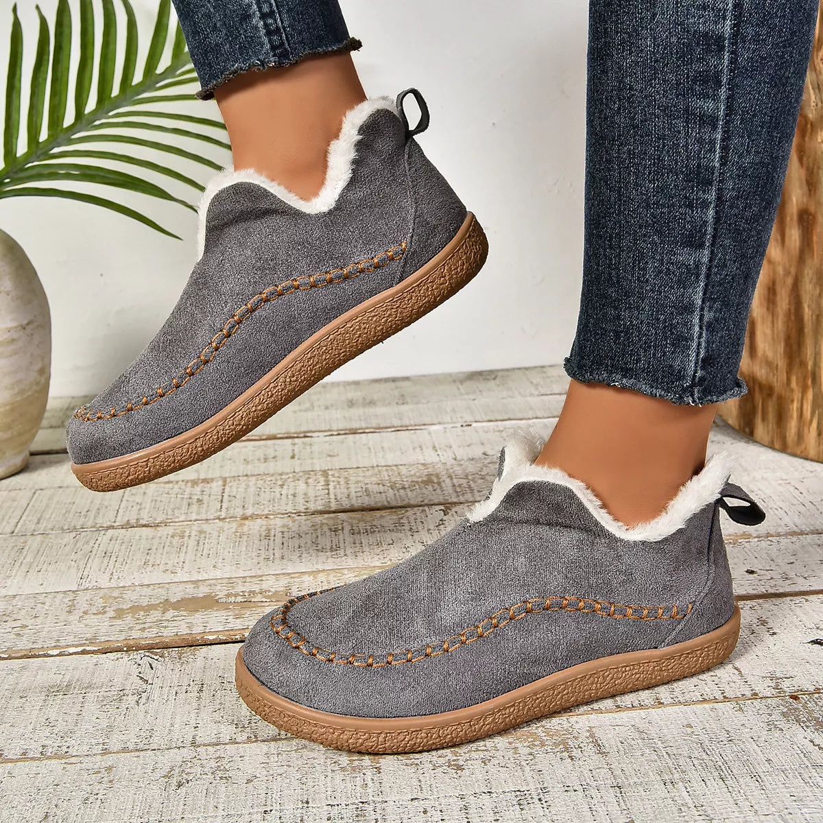 Round Toe Plush Lined Shoes - Lilixa.store