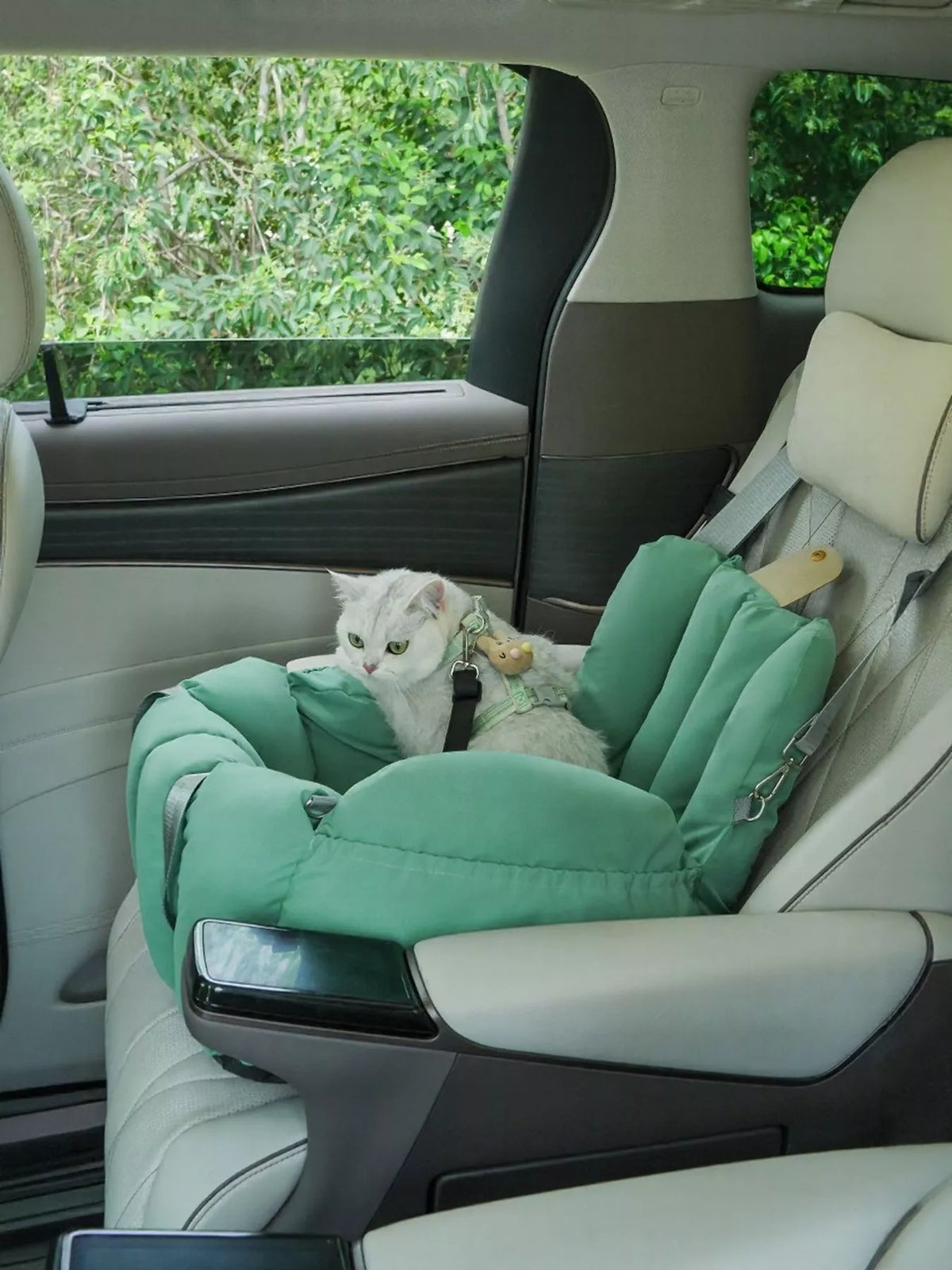 Comfortable & Portable Pet Car Nest - Lilixa.store