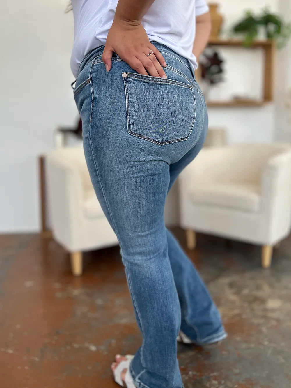 Judy Blue Full Size Mid-Rise Waist Straight Jeans Plus Size - Lilixa.store