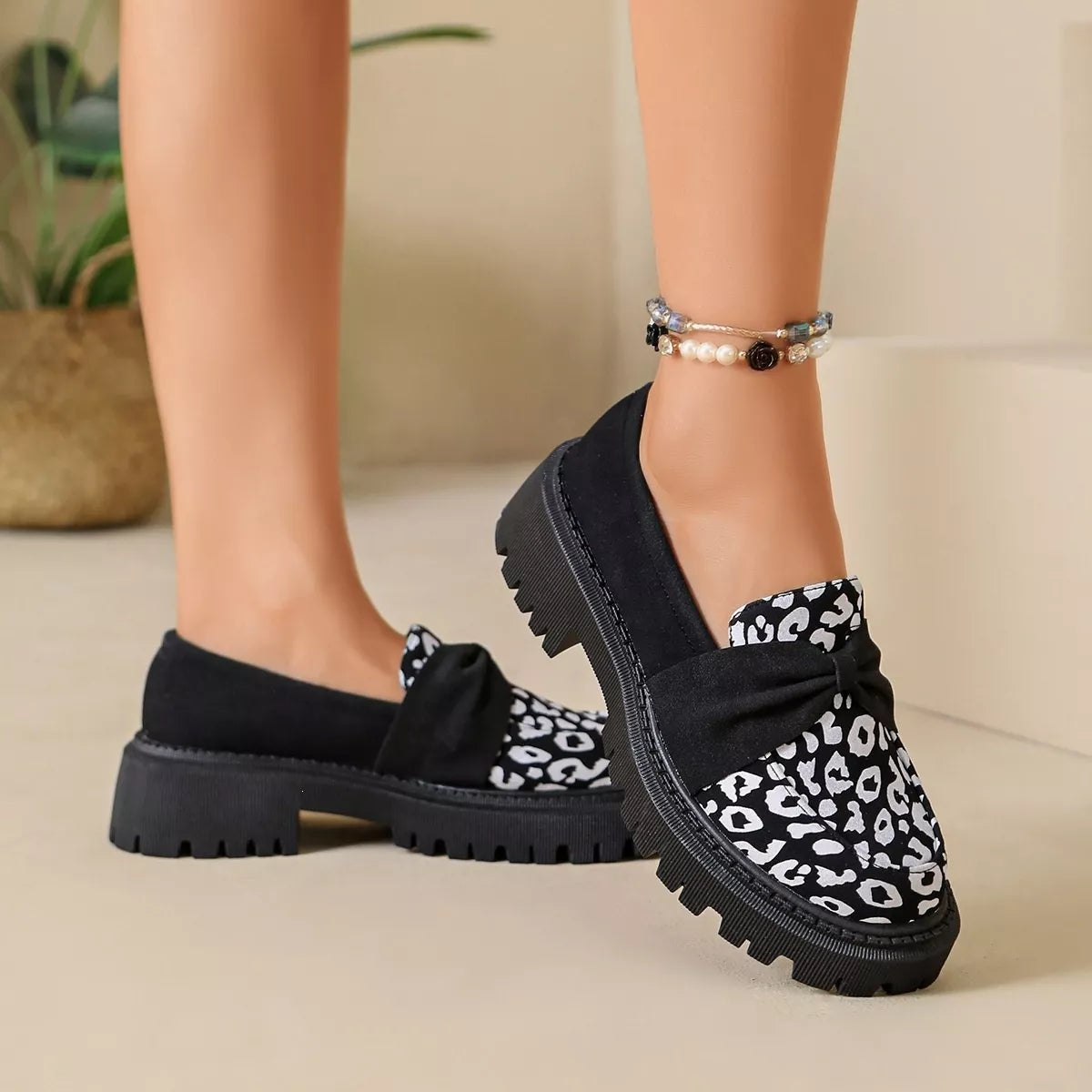Leopard Round Toe Loafers - Lilixa.store