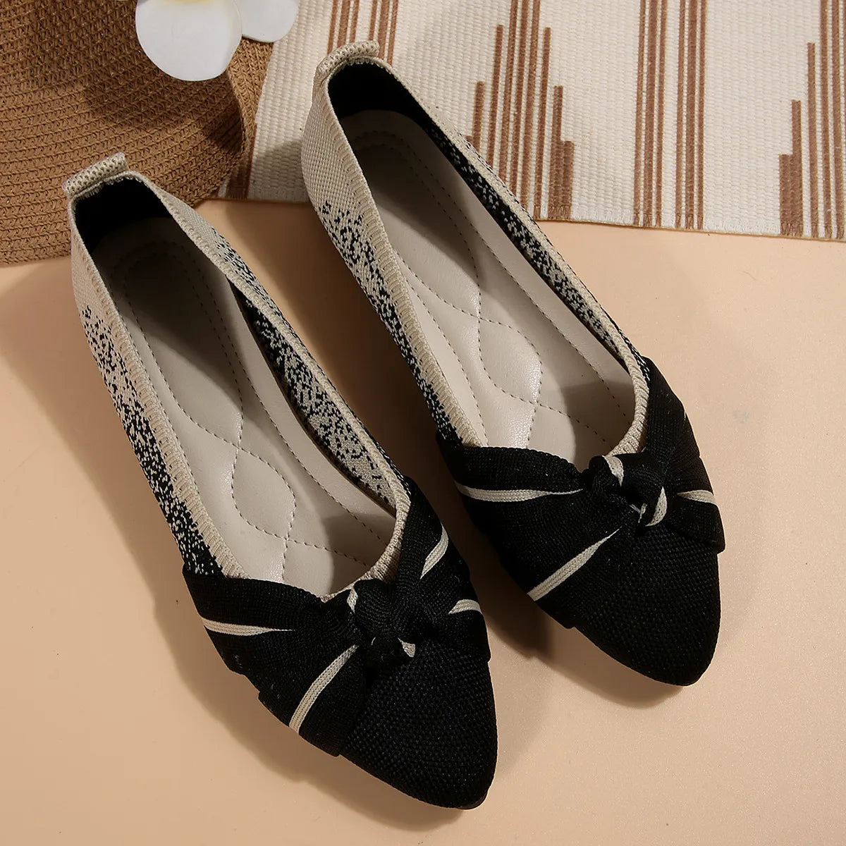 Contrast Point Toe Flats Slip-Ons in Black
