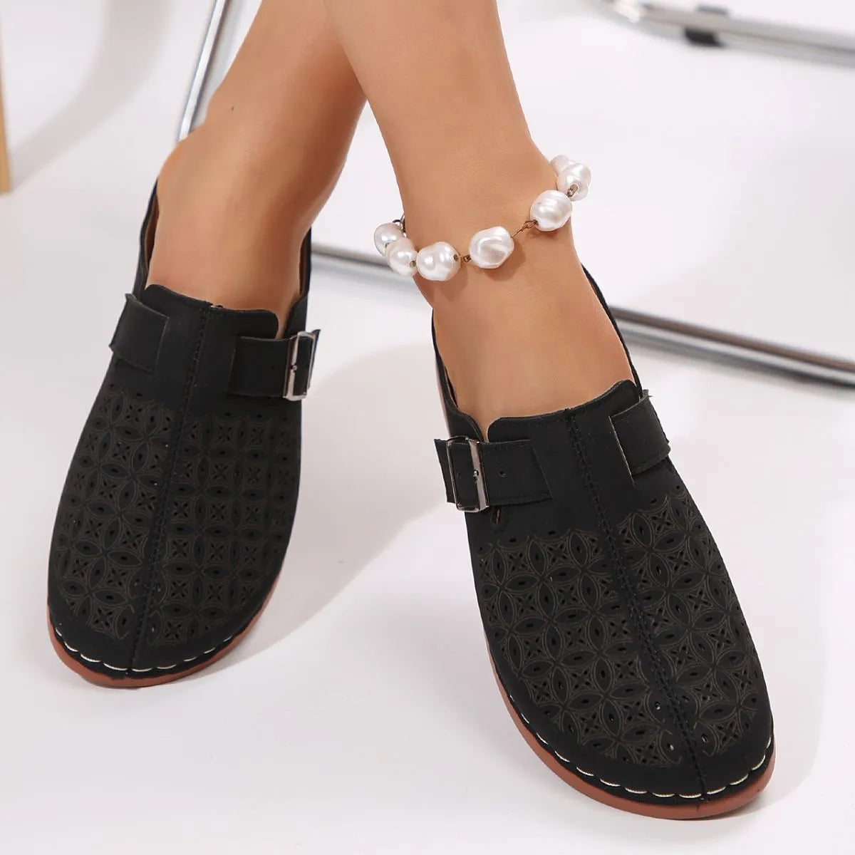 Round Toe Platform Loafer in Black