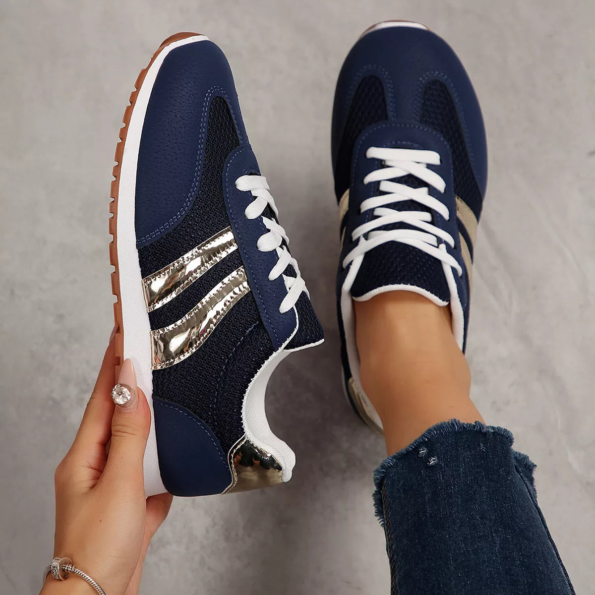 Round Toe Lace Up Sneakers - Lilixa.store