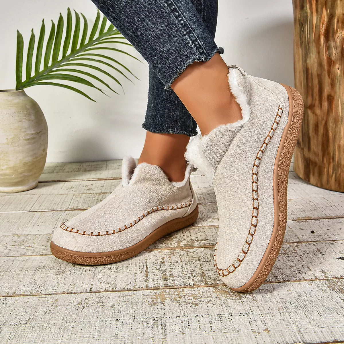 Round Toe Plush Lined Shoes - Lilixa.store