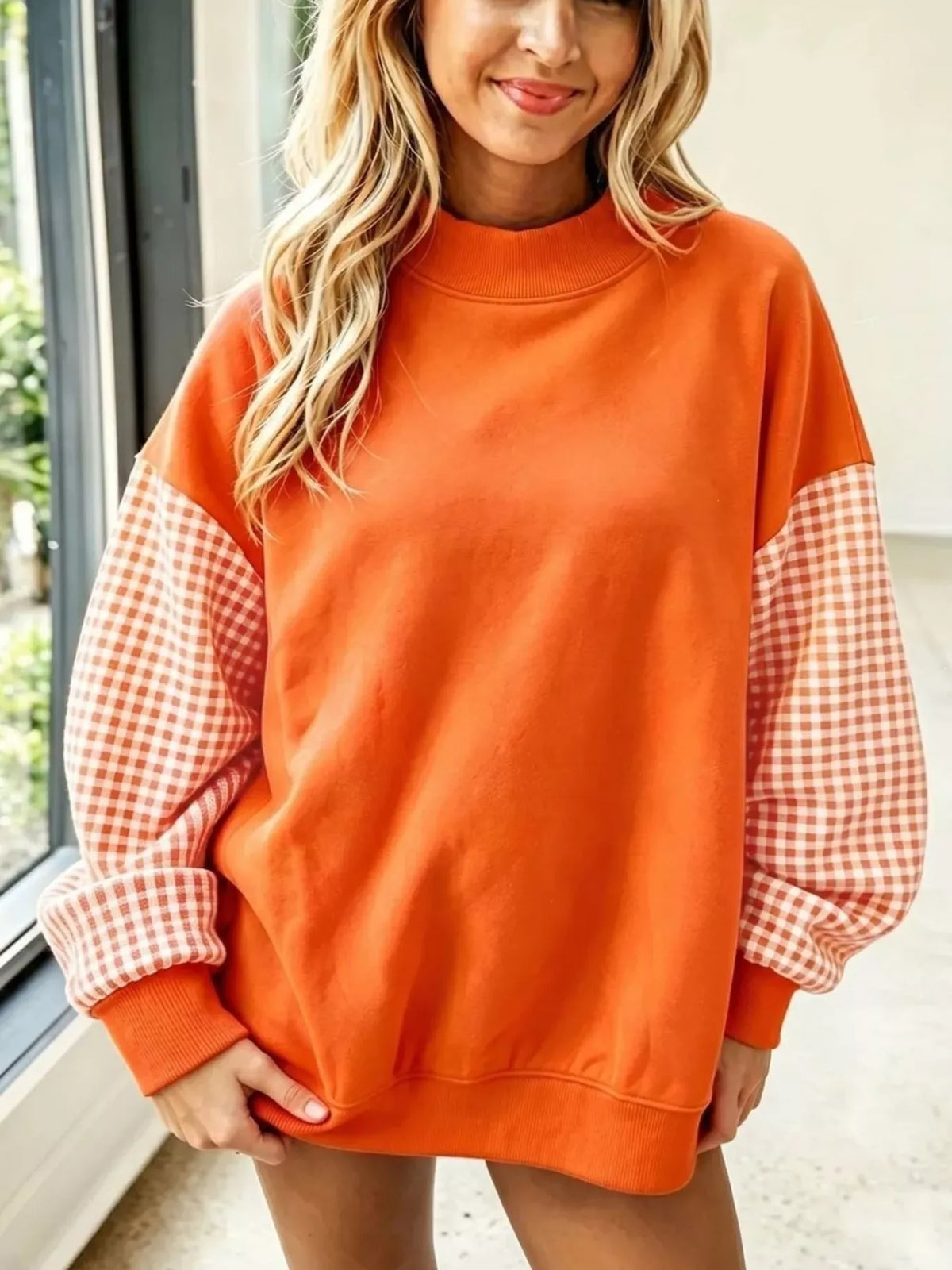 Gingham Sleeves Round Neck Sweatshirt - Lilixa.store