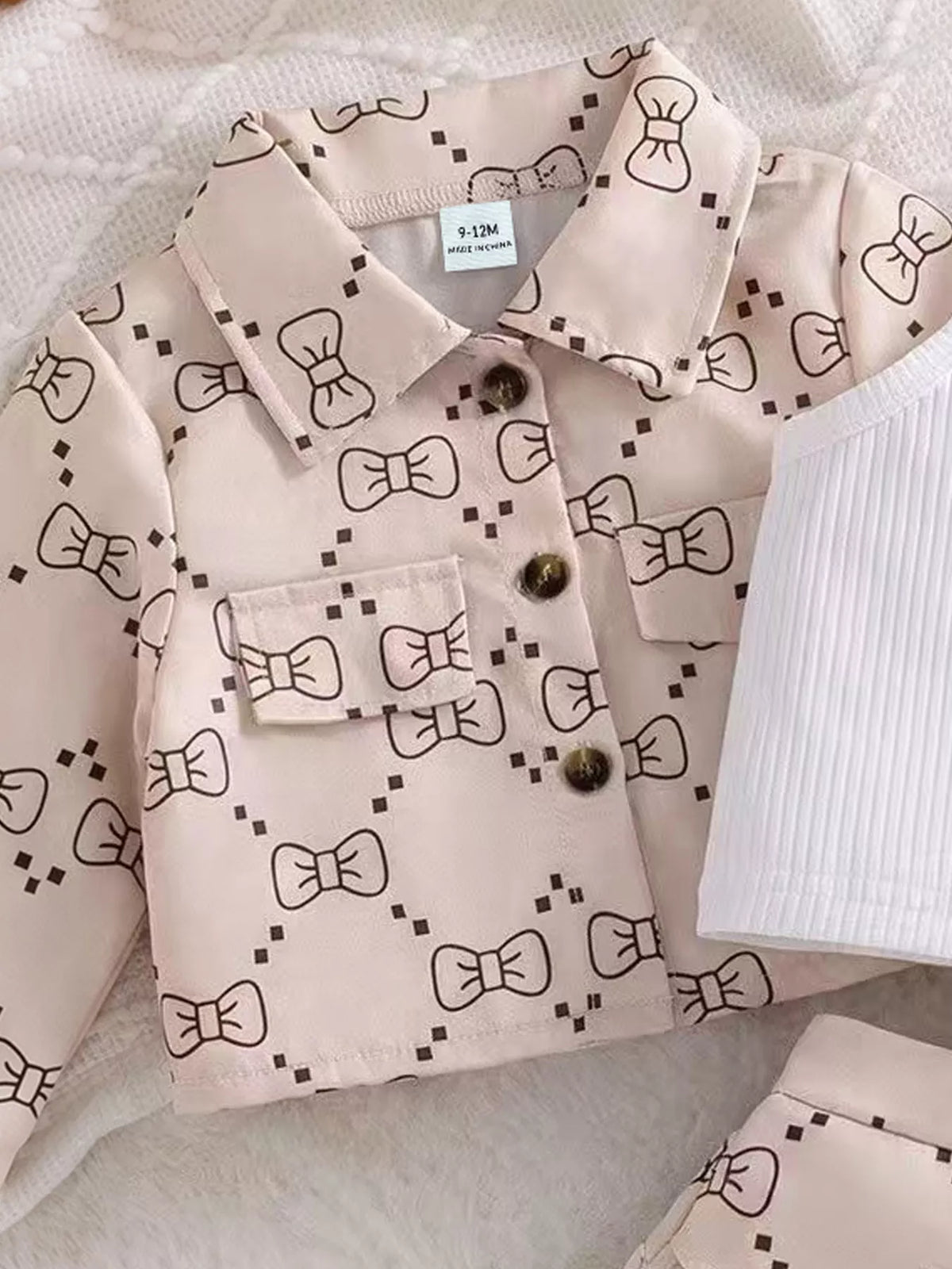 Children's Chic Bow-Print Jacket and Pleated Skirt Set with Ribbed Tank in Khaki Color, view 2