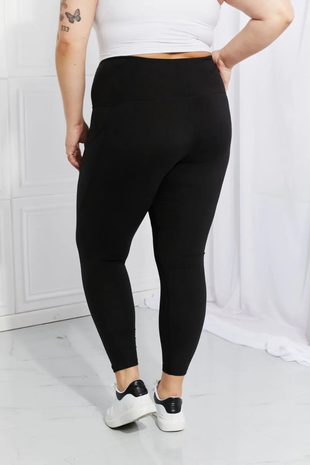 Leggings Depot Full Size Strengthen and Lengthen Reflective Dot Active Leggings - Lilixa.store