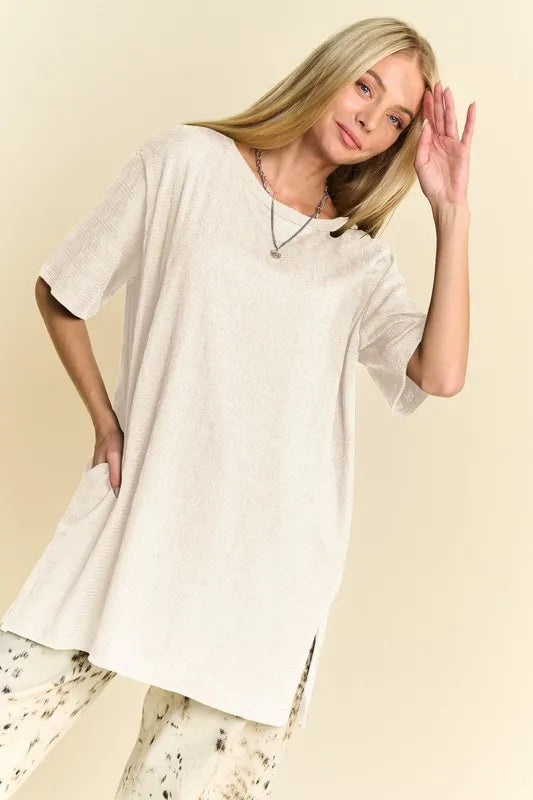 Davi & Dani Short Sleeve Side Slit T-Shirt with Pockets - Lilixa.store
