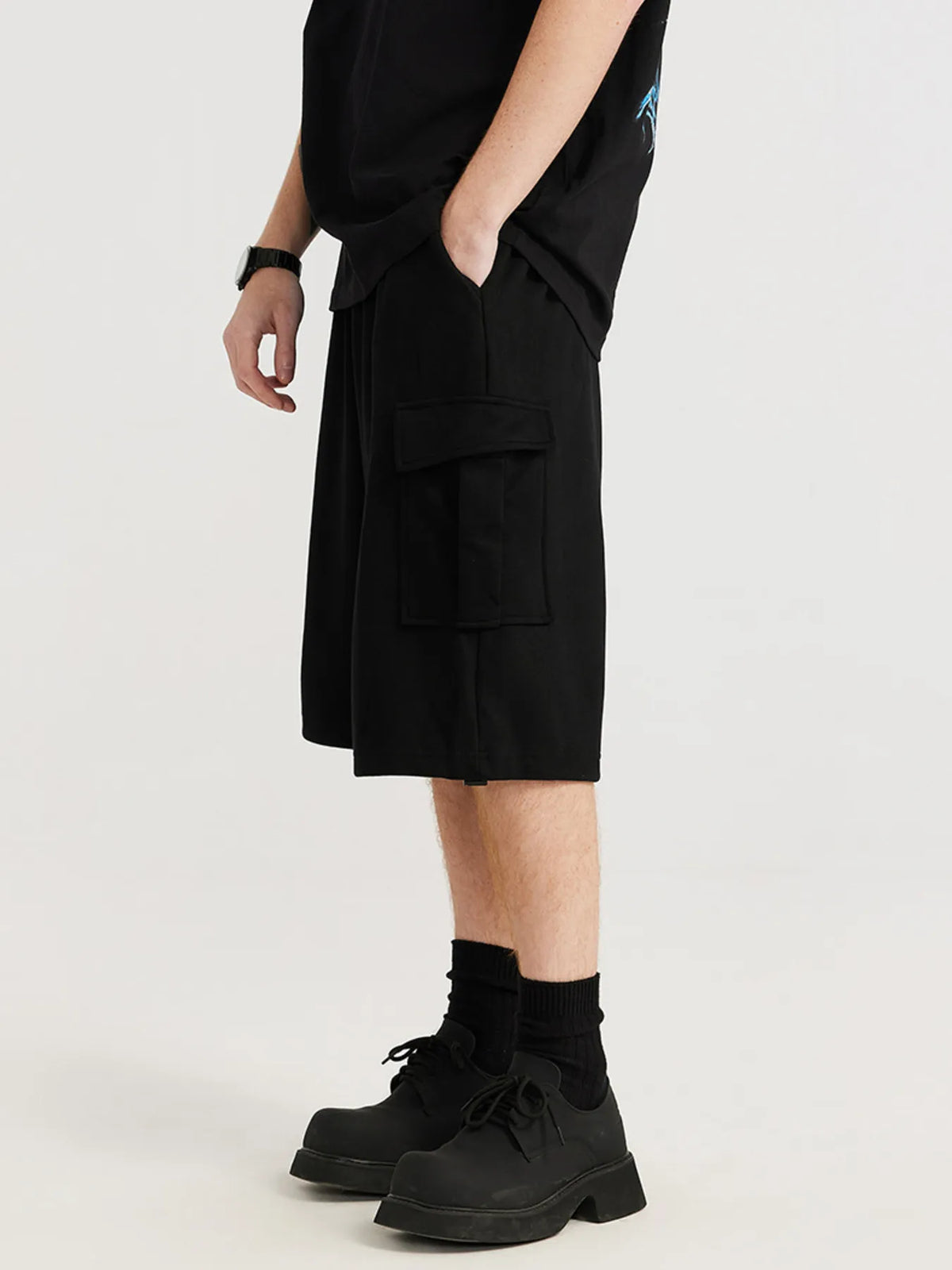 Men's Relaxed Fit Cargo Shorts, view 2