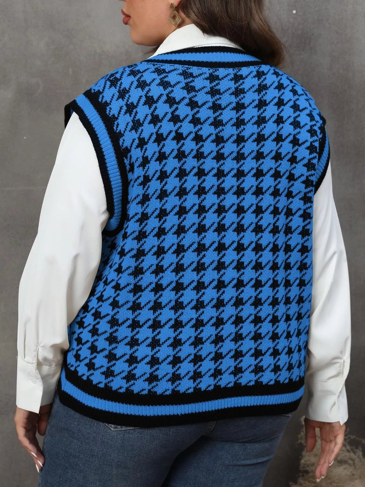 Plus Size Houndstooth V-Neck Knit Sweater Vest - Lilixa.store