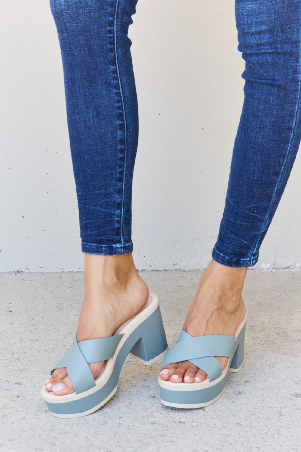 Weeboo Cherish The Moments Contrast Platform Sandals in Misty Blue - Lilixa.store