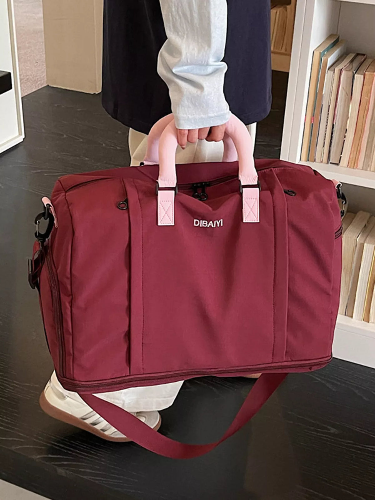 Durable Travel Duffel Bag with Comfortable Contrast Handle - Lilixa.store
