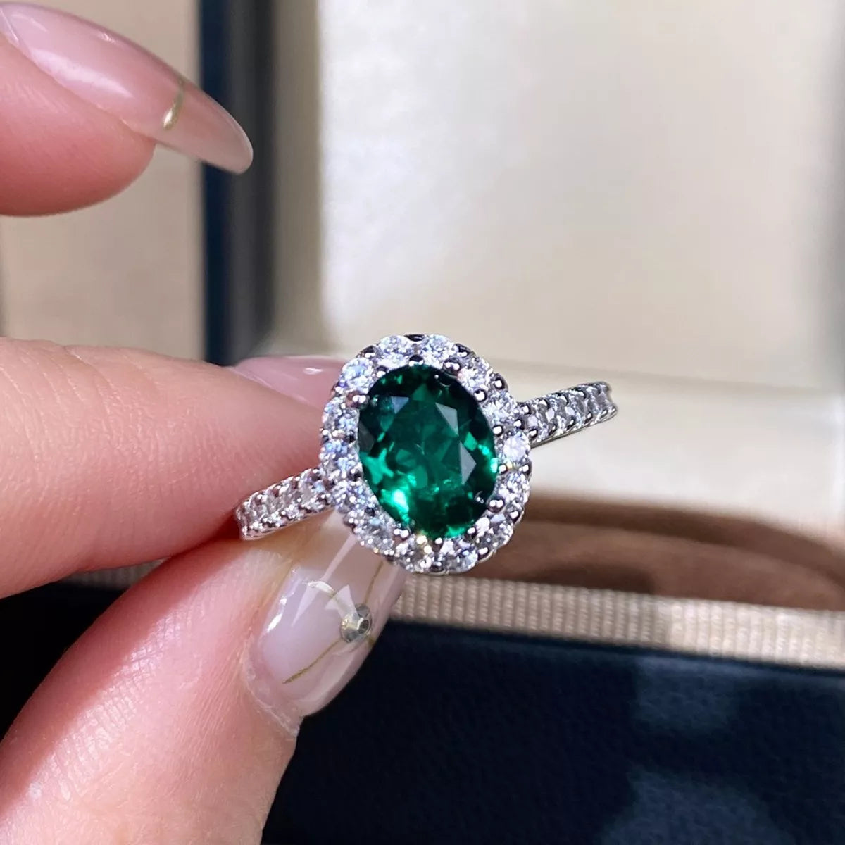 925 sterling Silver Oval Cut Synthetic Emerald Ring - Lilixa.store
